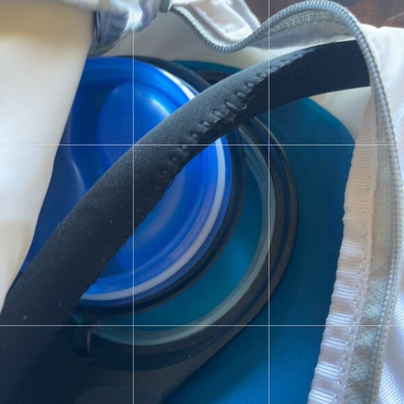 Small Cold Weather Women's White Camelbak Hydration Pack - Picture 5 of 5